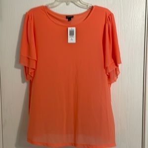 NWT Torrid Ladies Blouse. Sz 1 <14-16>